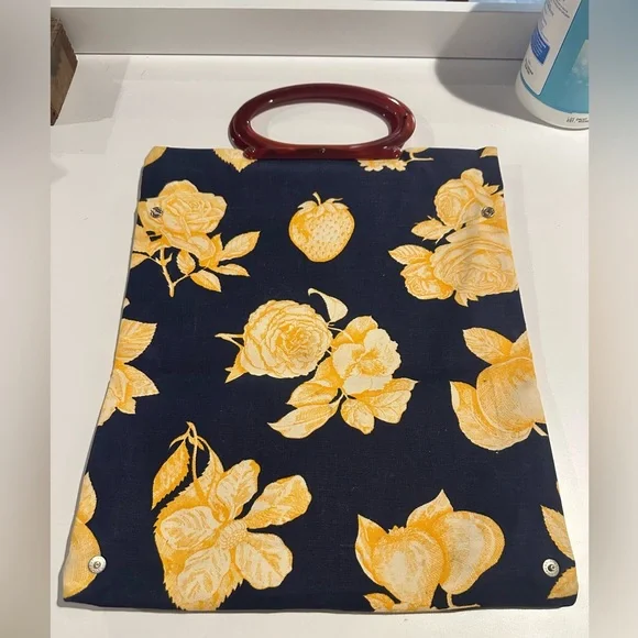 Vintage Lady Pride folding tote - Picture 3 of 6